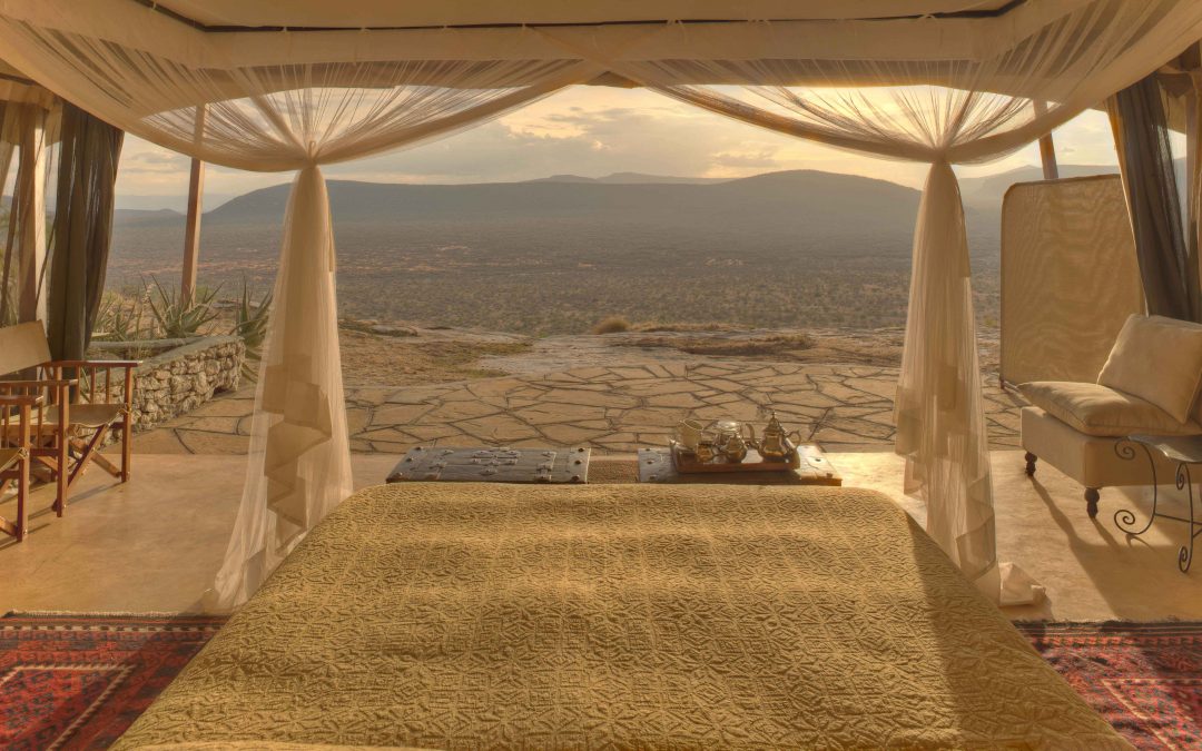 How are tented camps and lodges on a safari in Kenya?